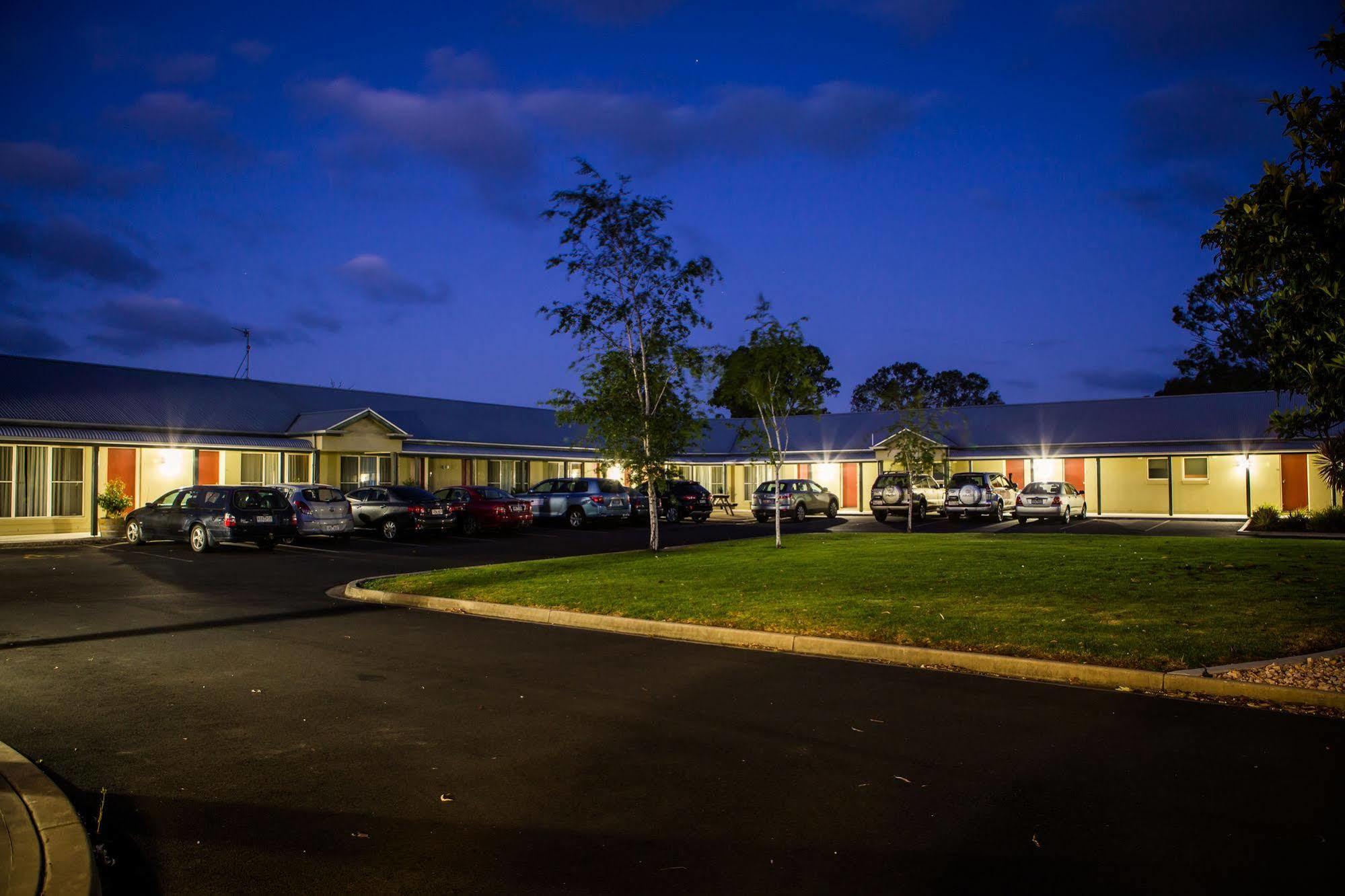Alexander Cameron Suites Penola Extérieur photo