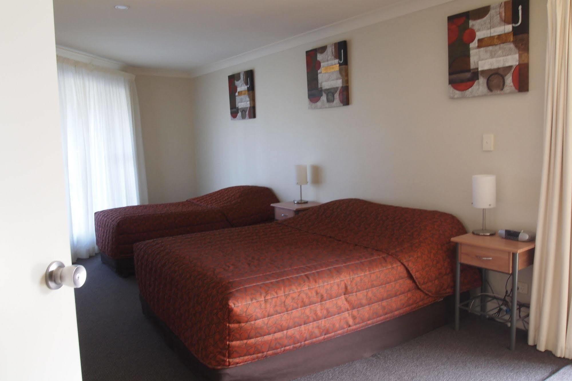 Alexander Cameron Suites Penola Extérieur photo