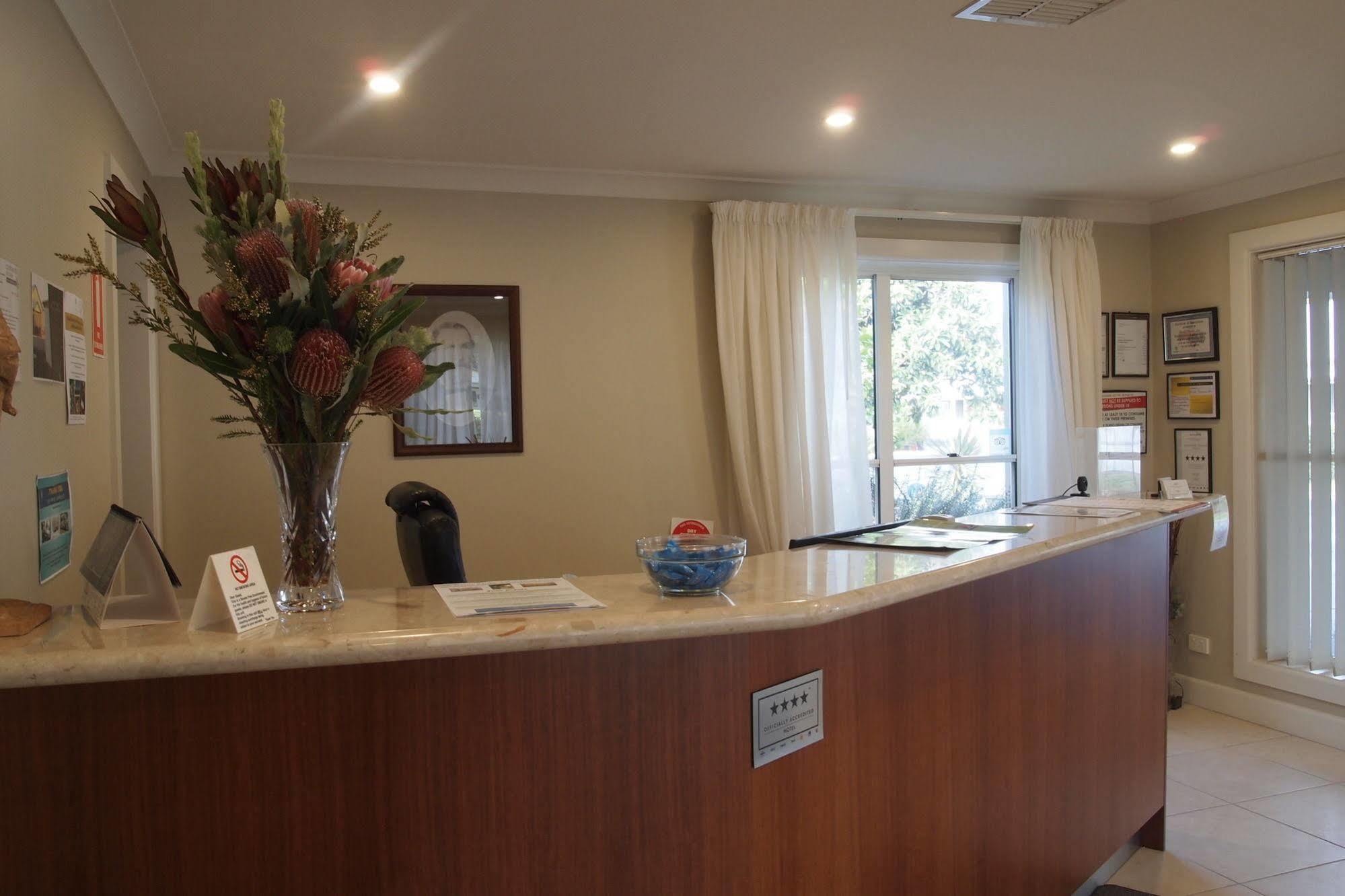 Alexander Cameron Suites Penola Extérieur photo