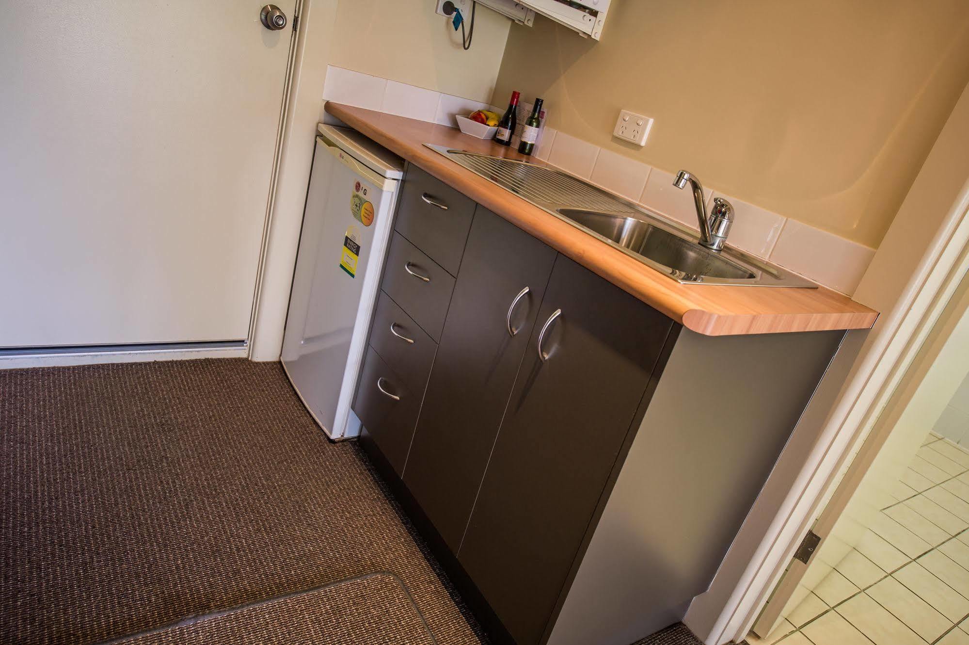 Alexander Cameron Suites Penola Extérieur photo