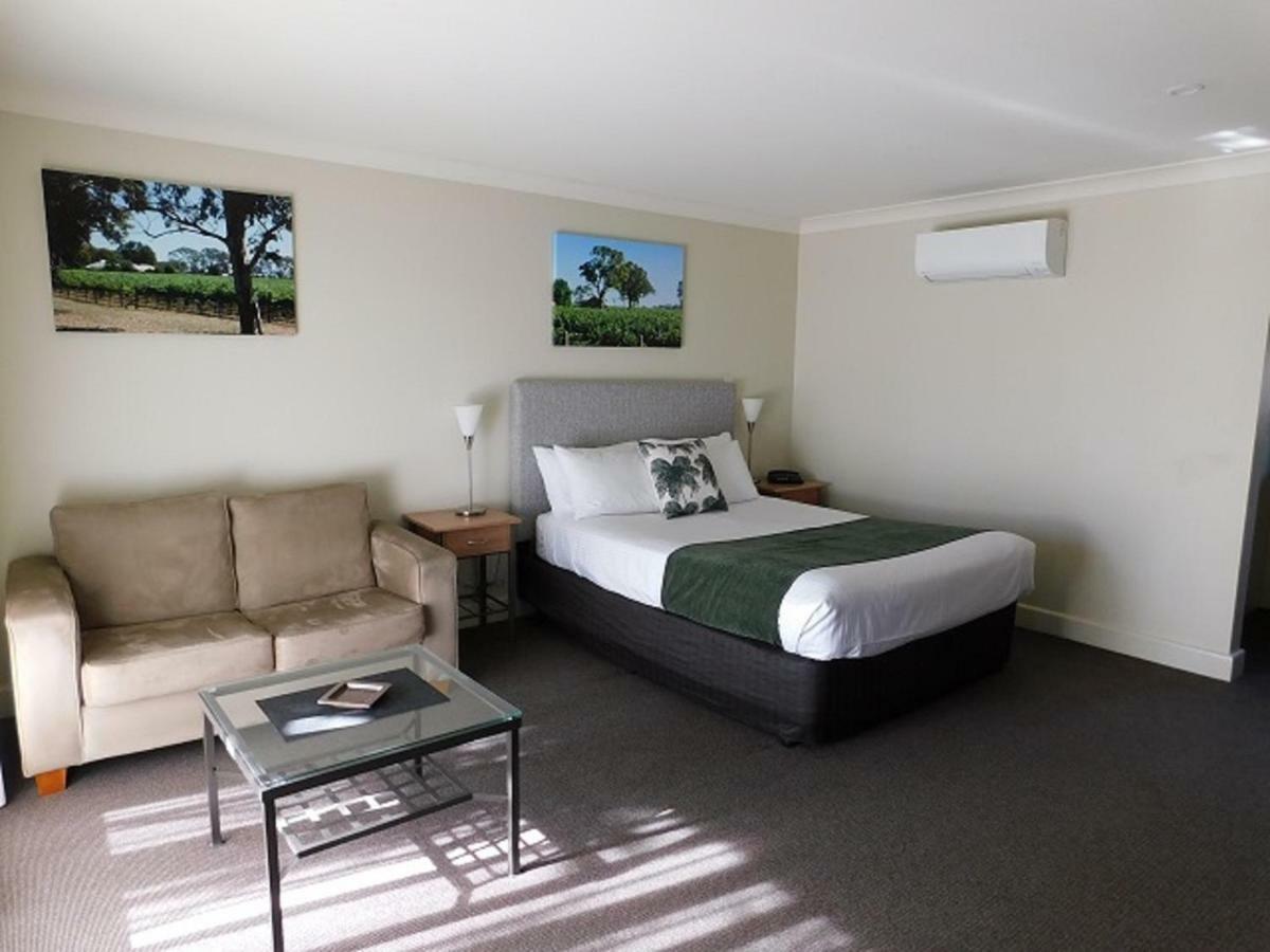 Alexander Cameron Suites Penola Extérieur photo