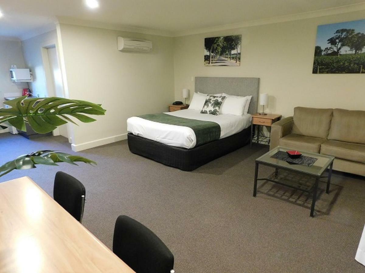 Alexander Cameron Suites Penola Extérieur photo